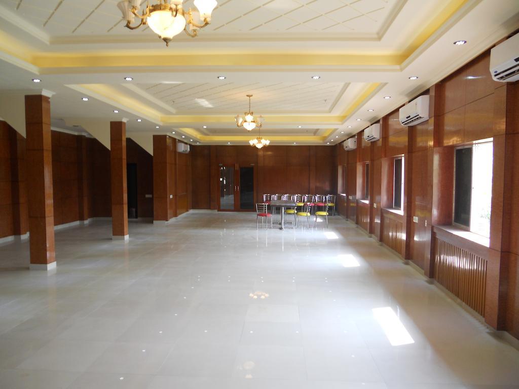 Hotel Prayag Aristro Club Kalkutta Exterior foto