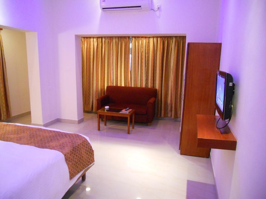 Hotel Prayag Aristro Club Kalkutta Zimmer foto
